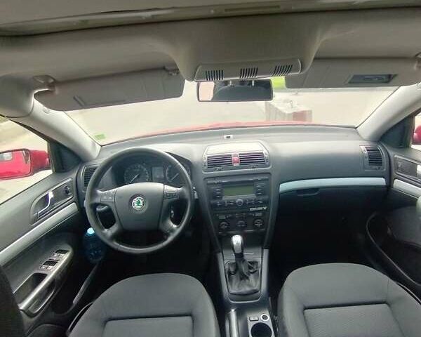 Красный Шкода Октавия, объемом двигателя 2 л и пробегом 260 тыс. км за 6000 $, фото 1 на Automoto.ua