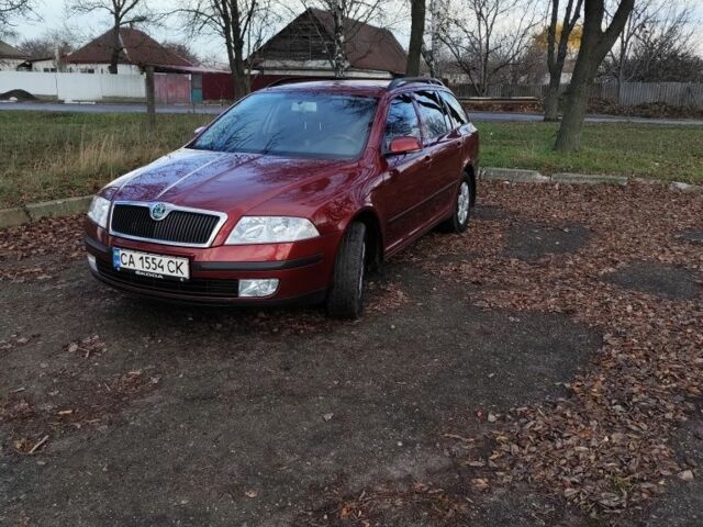 Красный Шкода Октавия, объемом двигателя 0 л и пробегом 330 тыс. км за 5600 $, фото 1 на Automoto.ua