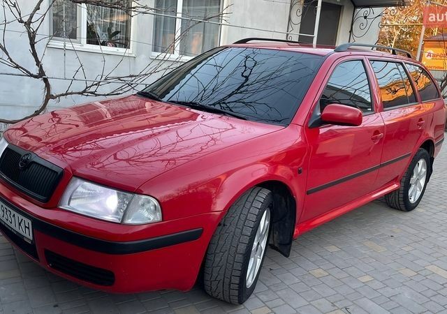 Красный Шкода Октавия, объемом двигателя 1.6 л и пробегом 275 тыс. км за 5100 $, фото 1 на Automoto.ua