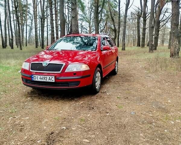 Красный Шкода Октавия, объемом двигателя 1.6 л и пробегом 318 тыс. км за 5150 $, фото 1 на Automoto.ua