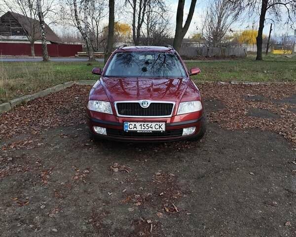 Красный Шкода Октавия, объемом двигателя 1.6 л и пробегом 330 тыс. км за 5800 $, фото 1 на Automoto.ua