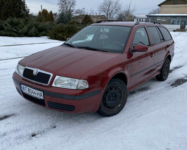 Красный Шкода Октавия, объемом двигателя 1.6 л и пробегом 122 тыс. км за 5800 $, фото 1 на Automoto.ua