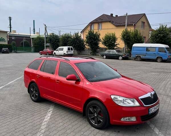 Красный Шкода Октавия, объемом двигателя 1.6 л и пробегом 303 тыс. км за 7999 $, фото 1 на Automoto.ua