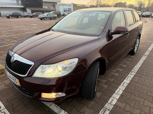 Червоний Шкода Октавія, об'ємом двигуна 2 л та пробігом 226 тис. км за 7700 $, фото 1 на Automoto.ua