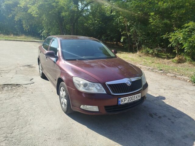 Красный Шкода Октавия, объемом двигателя 1.8 л и пробегом 374 тыс. км за 6100 $, фото 1 на Automoto.ua