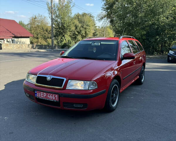 Красный Шкода Октавия, объемом двигателя 1.6 л и пробегом 232 тыс. км за 5750 $, фото 1 на Automoto.ua