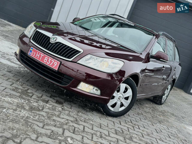 Красный Шкода Октавия, объемом двигателя 1.6 л и пробегом 179 тыс. км за 7400 $, фото 1 на Automoto.ua