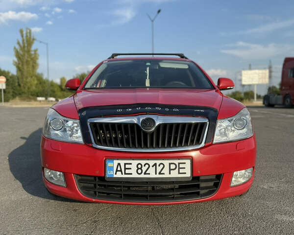 Красный Шкода Октавия, объемом двигателя 1.6 л и пробегом 312 тыс. км за 6850 $, фото 1 на Automoto.ua