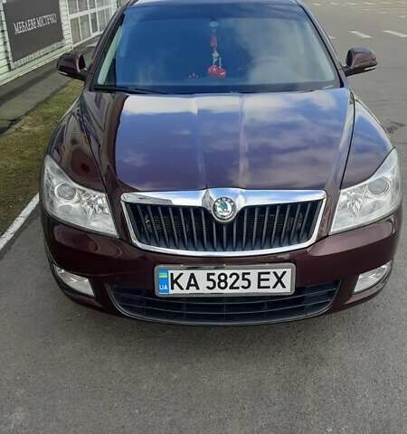 Красный Шкода Октавия, объемом двигателя 1.8 л и пробегом 200 тыс. км за 8600 $, фото 1 на Automoto.ua