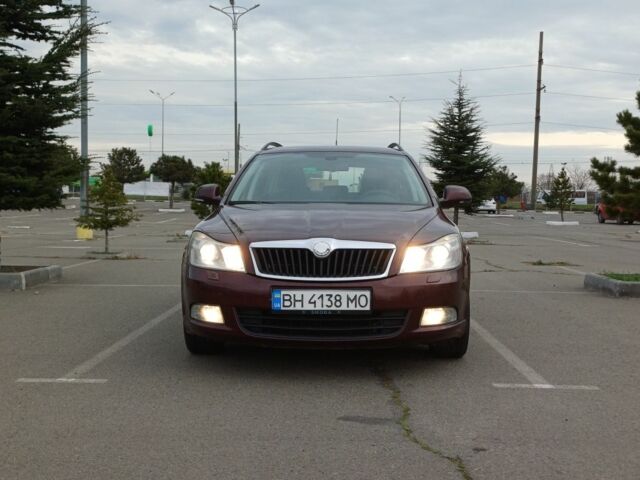 Червоний Шкода Октавія, об'ємом двигуна 1.6 л та пробігом 270 тис. км за 8000 $, фото 1 на Automoto.ua