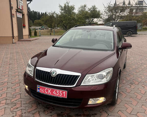 Красный Шкода Октавия, объемом двигателя 1.8 л и пробегом 181 тыс. км за 6150 $, фото 1 на Automoto.ua