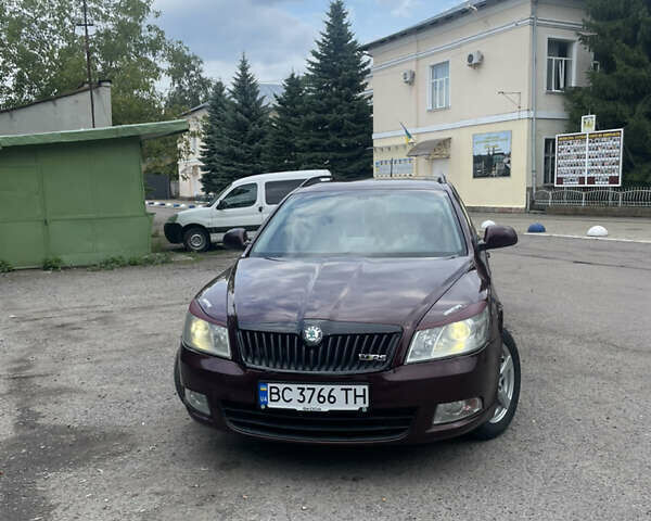 Красный Шкода Октавия, объемом двигателя 1.97 л и пробегом 301 тыс. км за 7900 $, фото 1 на Automoto.ua