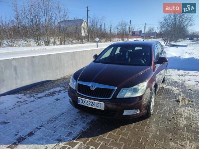 Красный Шкода Октавия, объемом двигателя 1.8 л и пробегом 216 тыс. км за 6200 $, фото 1 на Automoto.ua