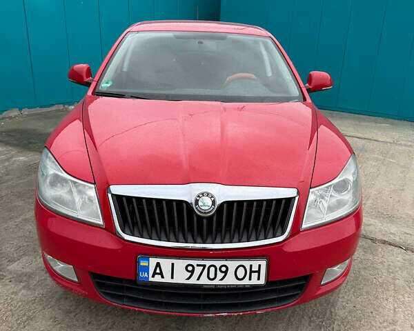 Красный Шкода Октавия, объемом двигателя 1.6 л и пробегом 294 тыс. км за 5900 $, фото 1 на Automoto.ua