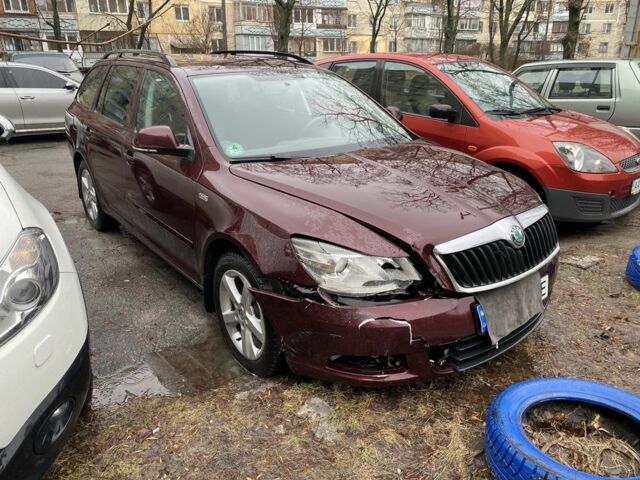 Красный Шкода Октавия, объемом двигателя 1.2 л и пробегом 237 тыс. км за 5750 $, фото 1 на Automoto.ua