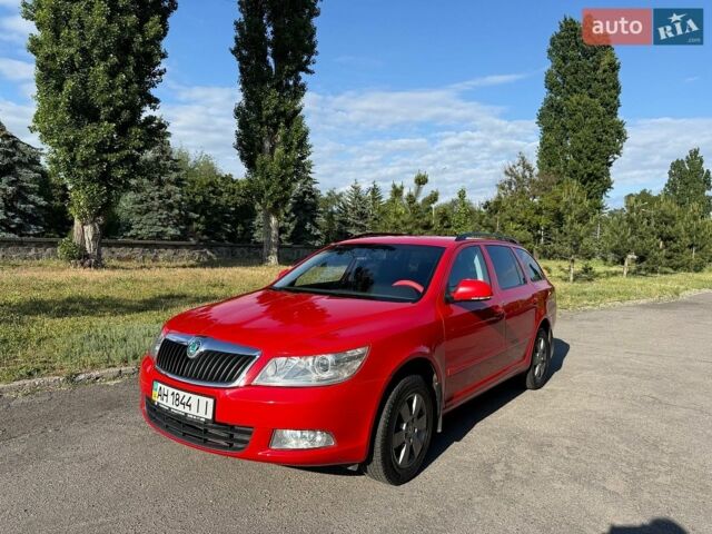 Красный Шкода Октавия, объемом двигателя 1.6 л и пробегом 170 тыс. км за 7100 $, фото 1 на Automoto.ua