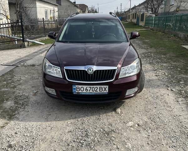 Червоний Шкода Октавія, об'ємом двигуна 1.6 л та пробігом 295 тис. км за 8600 $, фото 1 на Automoto.ua