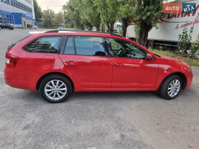 Красный Шкода Октавия, объемом двигателя 1.6 л и пробегом 213 тыс. км за 9500 $, фото 1 на Automoto.ua