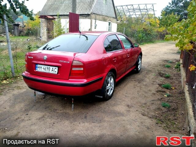 Шкода Октавия 1997 в Вознесенске на Automoto.ua Красный Шкода Октавия, объемом двигателя 1.8 л и пробегом 257 тыс. км за 3600 $, фото 1 на Automoto.ua
