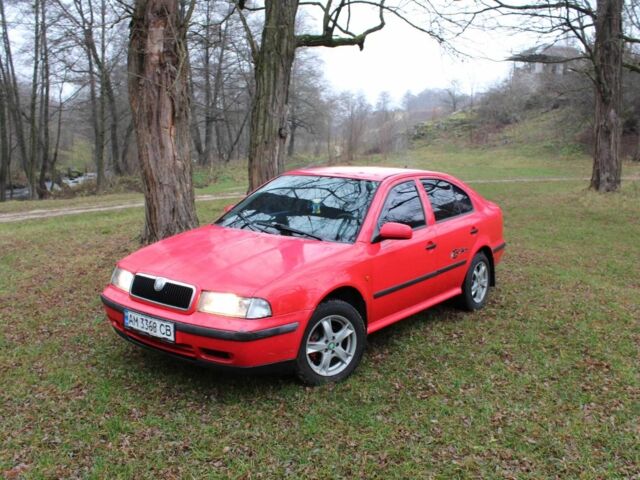 Красный Шкода Октавия, объемом двигателя 1.6 л и пробегом 300 тыс. км за 2750 $, фото 1 на Automoto.ua