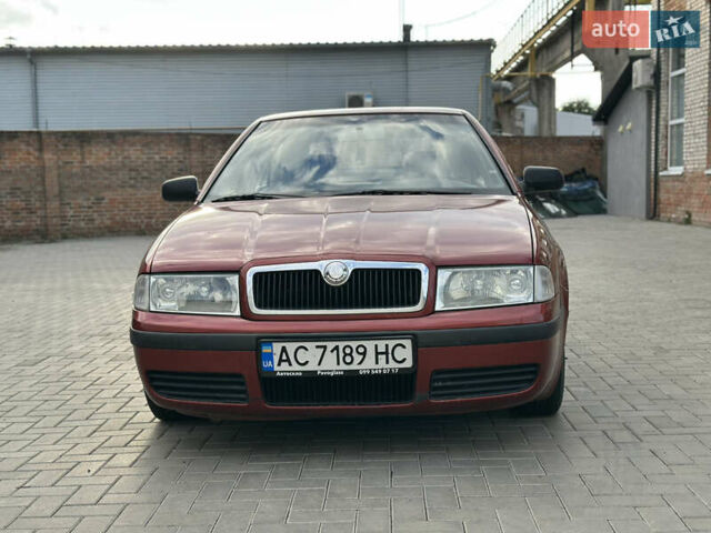 Красный Шкода Октавия, объемом двигателя 1.6 л и пробегом 317 тыс. км за 3200 $, фото 1 на Automoto.ua
