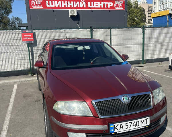 Красный Шкода Октавия, объемом двигателя 1.6 л и пробегом 235 тыс. км за 5400 $, фото 1 на Automoto.ua