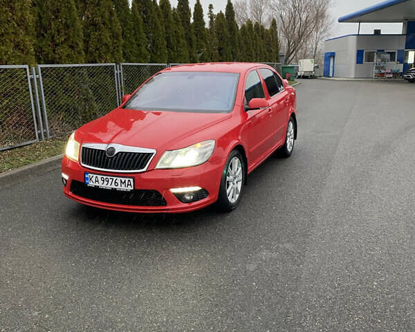 Красный Шкода Октавия, объемом двигателя 1.98 л и пробегом 250 тыс. км за 7800 $, фото 1 на Automoto.ua