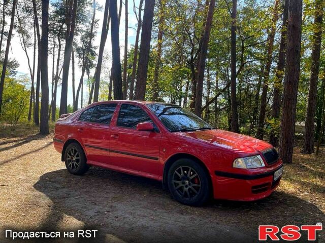 Красный Шкода Октавия, объемом двигателя 1.8 л и пробегом 240 тыс. км за 7100 $, фото 1 на Automoto.ua