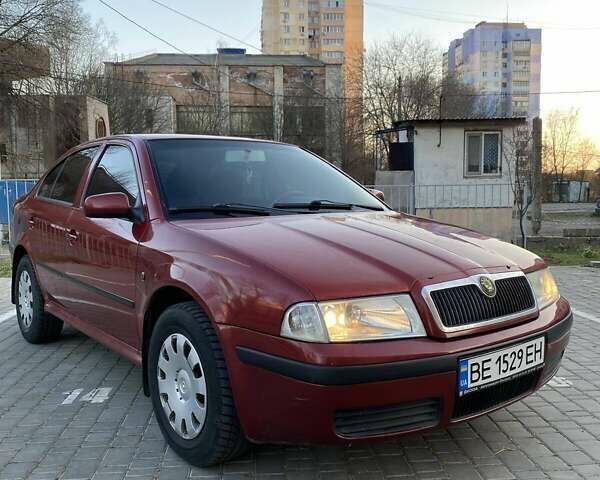 Красный Шкода Октавия, объемом двигателя 1.6 л и пробегом 222 тыс. км за 5250 $, фото 1 на Automoto.ua