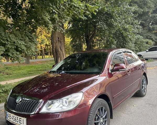 Червоний Шкода Октавія, об'ємом двигуна 1.6 л та пробігом 202 тис. км за 9500 $, фото 1 на Automoto.ua