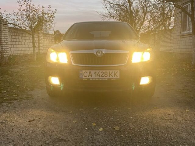 Красный Шкода Октавия, объемом двигателя 1.8 л и пробегом 248 тыс. км за 8200 $, фото 1 на Automoto.ua