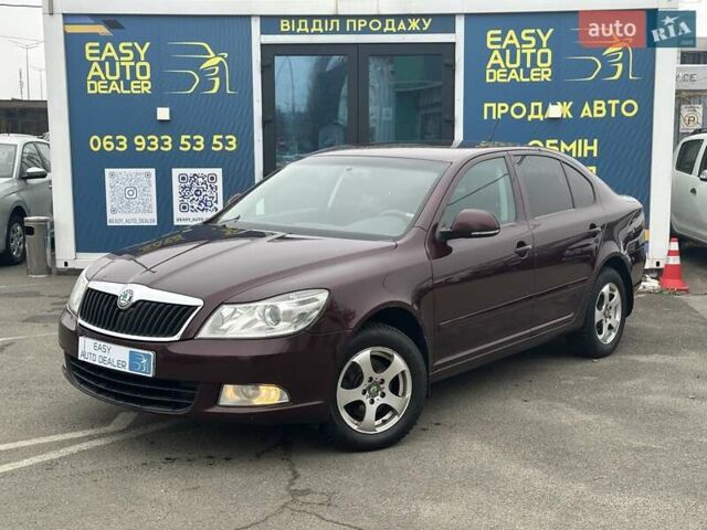 Красный Шкода Октавия, объемом двигателя 1.8 л и пробегом 168 тыс. км за 7490 $, фото 1 на Automoto.ua