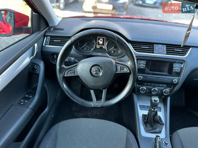 Красный Шкода Октавия, объемом двигателя 1.4 л и пробегом 213 тыс. км за 6800 $, фото 1 на Automoto.ua