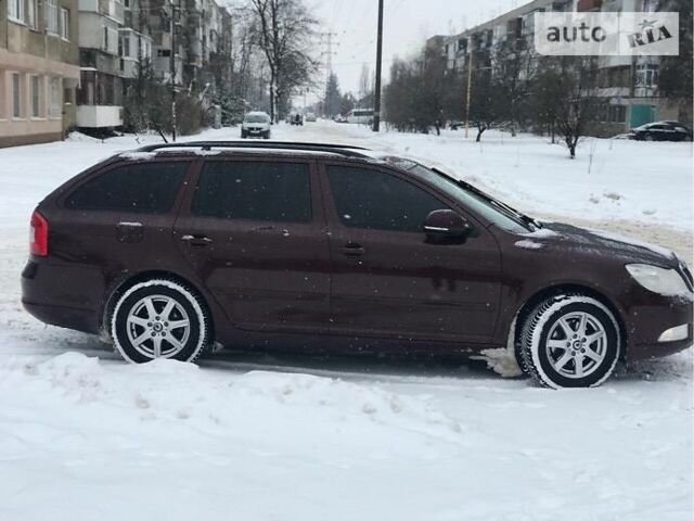 Червоний Шкода Октавія, об'ємом двигуна 1.6 л та пробігом 190 тис. км за 9900 $, фото 1 на Automoto.ua