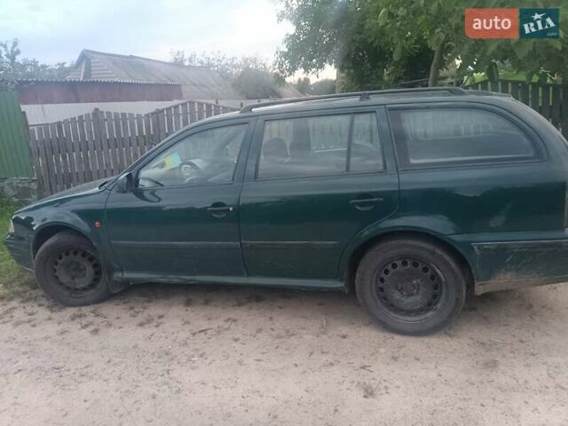 Шкода Октавия, объемом двигателя 1.6 л и пробегом 198 тыс. км за 4000 $, фото 1 на Automoto.ua