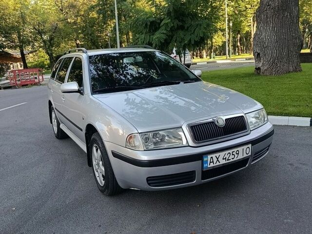 Шкода Октавия, объемом двигателя 1.6 л и пробегом 196 тыс. км за 5599 $, фото 1 на Automoto.ua