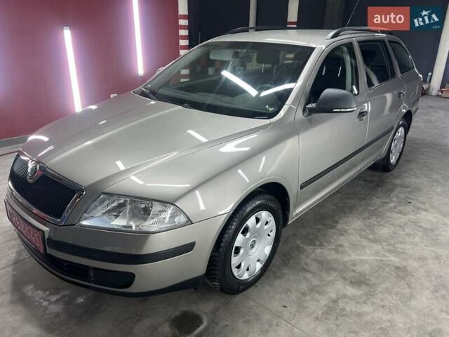 Шкода Октавия, объемом двигателя 1.6 л и пробегом 232 тыс. км за 8800 $, фото 1 на Automoto.ua