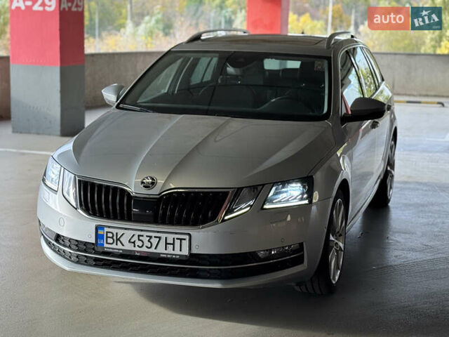 Шкода Октавия, объемом двигателя 1.6 л и пробегом 235 тыс. км за 15000 $, фото 1 на Automoto.ua