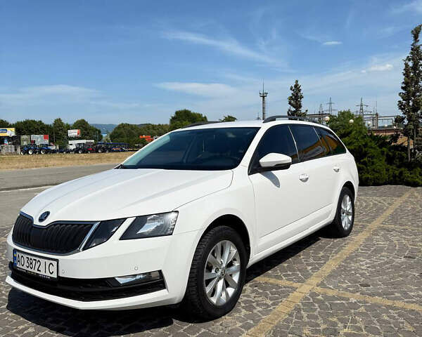 Шкода Октавия, объемом двигателя 1.6 л и пробегом 262 тыс. км за 12499 $, фото 1 на Automoto.ua