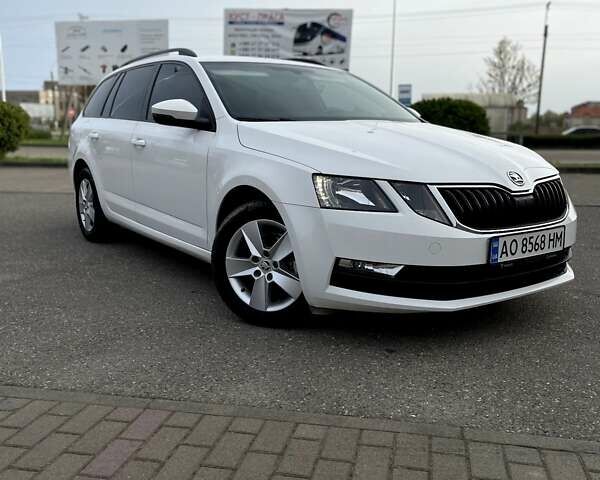 Шкода Октавия, объемом двигателя 1.6 л и пробегом 280 тыс. км за 11499 $, фото 1 на Automoto.ua