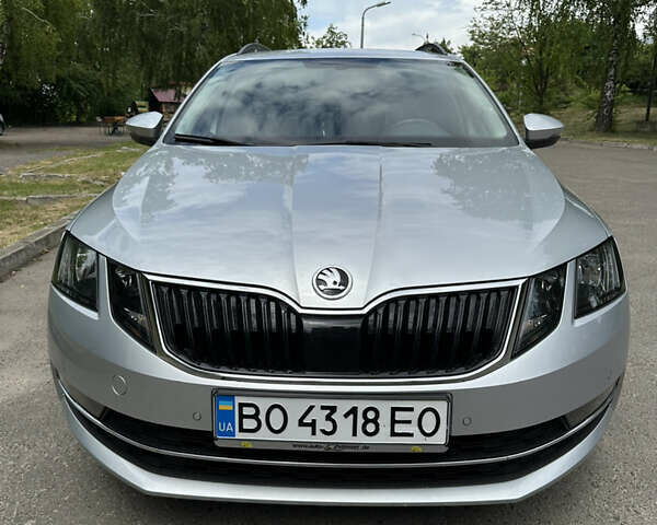 Шкода Октавия, объемом двигателя 2 л и пробегом 148 тыс. км за 18000 $, фото 1 на Automoto.ua