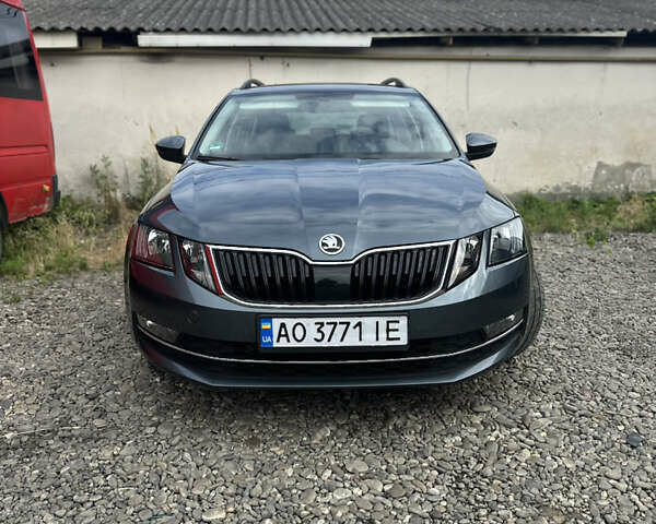 Шкода Октавия, объемом двигателя 1.97 л и пробегом 219 тыс. км за 17000 $, фото 1 на Automoto.ua