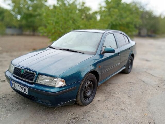 Шкода Октавия, объемом двигателя 1.6 л и пробегом 200 тыс. км за 1600 $, фото 1 на Automoto.ua