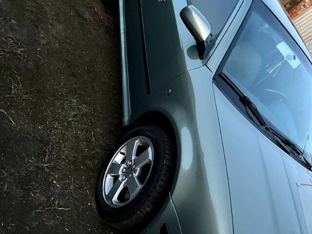 Шкода Октавия, объемом двигателя 2 л и пробегом 215 тыс. км за 4500 $, фото 1 на Automoto.ua