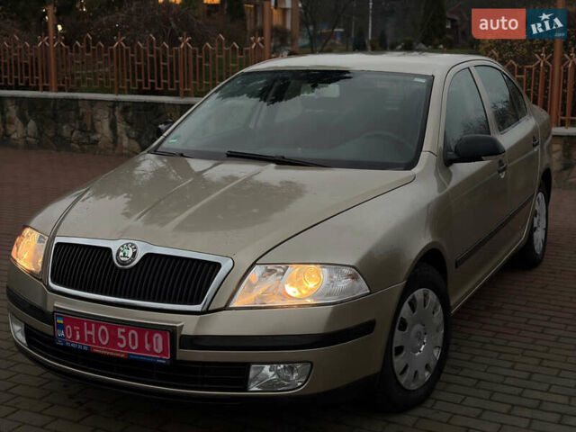 Шкода Октавия, объемом двигателя 1.6 л и пробегом 200 тыс. км за 5499 $, фото 1 на Automoto.ua