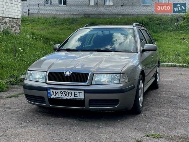 Желтый Шкода Октавия, объемом двигателя 1.6 л и пробегом 247 тыс. км за 5800 $, фото 1 на Automoto.ua