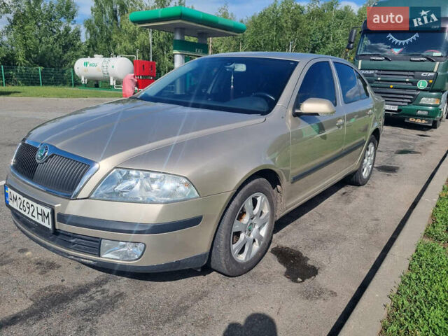 Желтый Шкода Октавия, объемом двигателя 2 л и пробегом 175 тыс. км за 6999 $, фото 1 на Automoto.ua