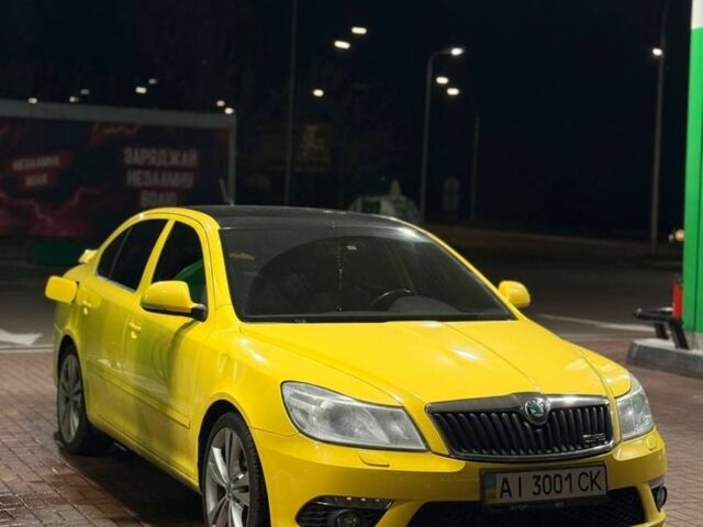 Желтый Шкода Октавия, объемом двигателя 2 л и пробегом 196 тыс. км за 11500 $, фото 1 на Automoto.ua