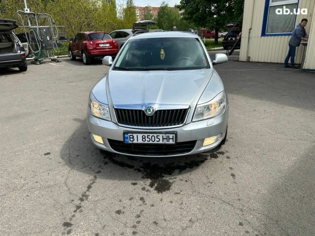 Сірий Шкода Октавія, об'ємом двигуна 0 л та пробігом 205 тис. км за 8000 $, фото 1 на Automoto.ua