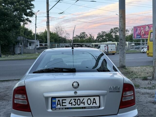 Серый Шкода Октавия, объемом двигателя 1.6 л и пробегом 267 тыс. км за 2800 $, фото 1 на Automoto.ua